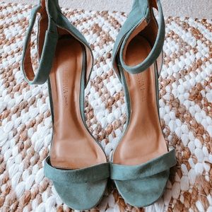Teal Heels